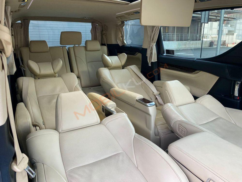 Mobil Toyota Alphard 2020