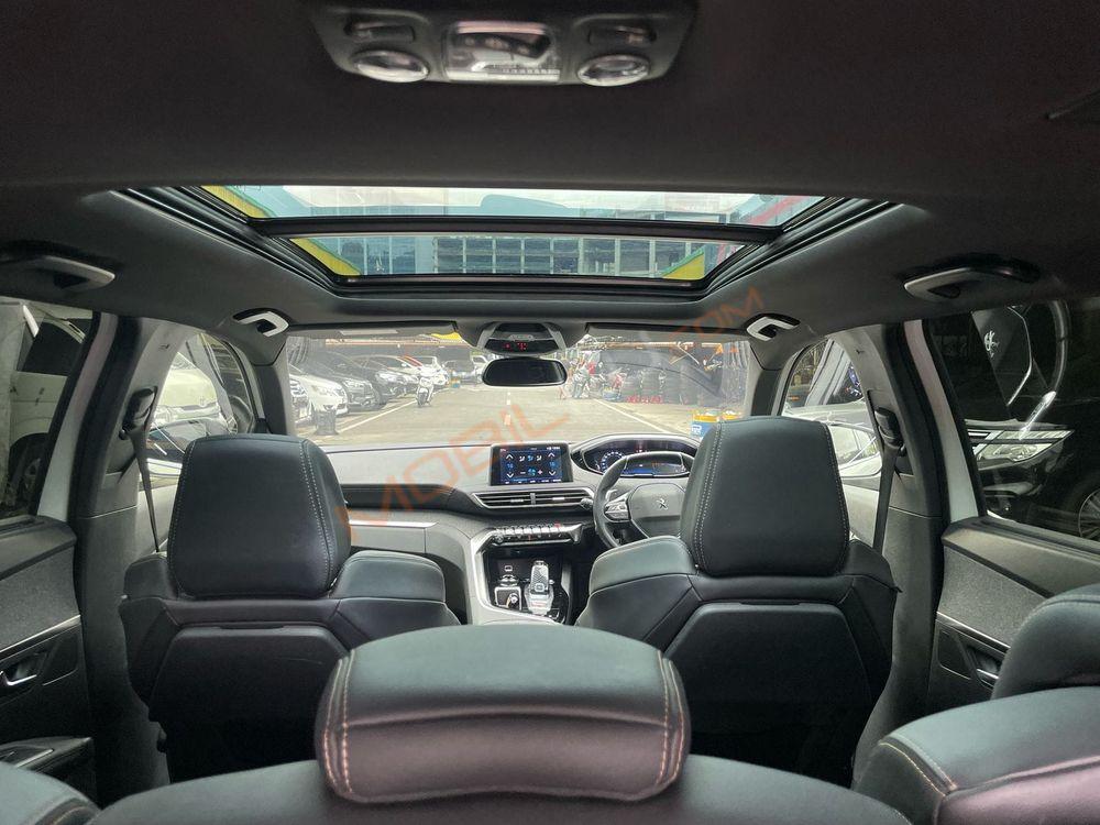 Mobil Peugeot 5008 2019