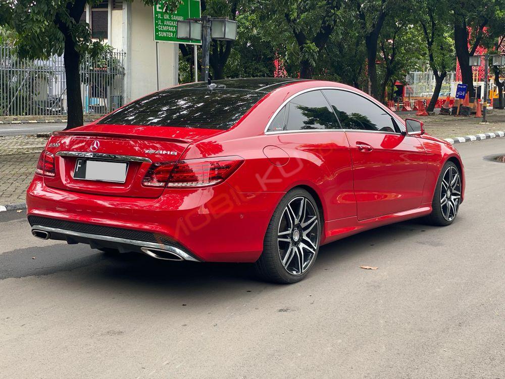 Mobil Mercedes-Benz E-Class 2014