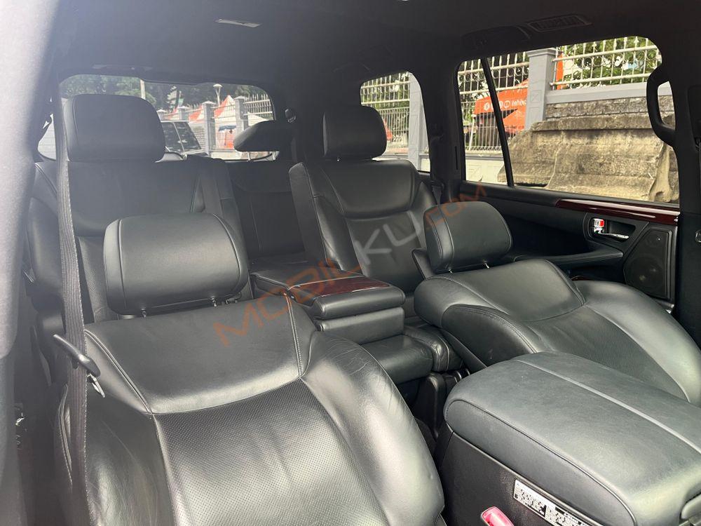 Mobil Lexus LX 2015