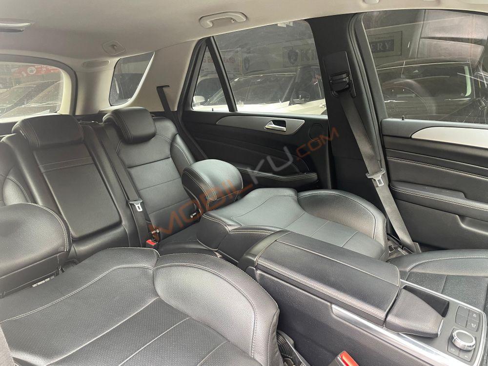 Mobil Mercedes-Benz ML 2013