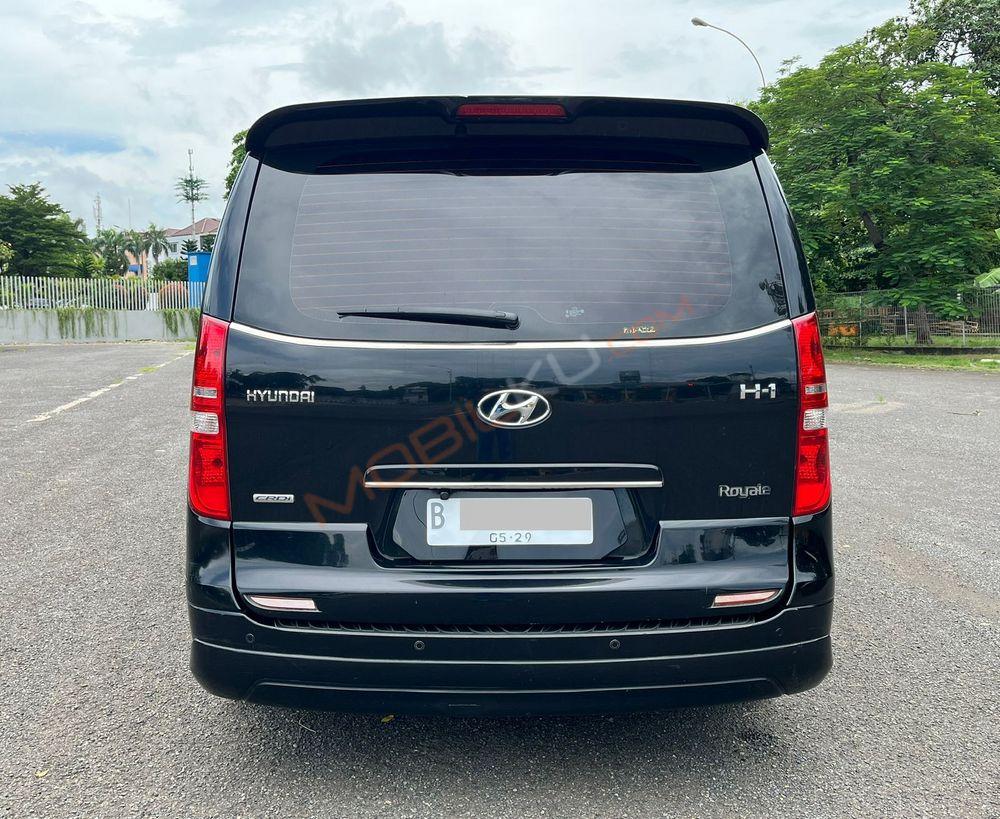 Mobil Hyundai H-1 2015
