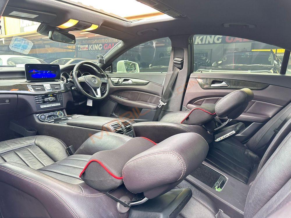 Mobil Mercedes-Benz CLS 2013