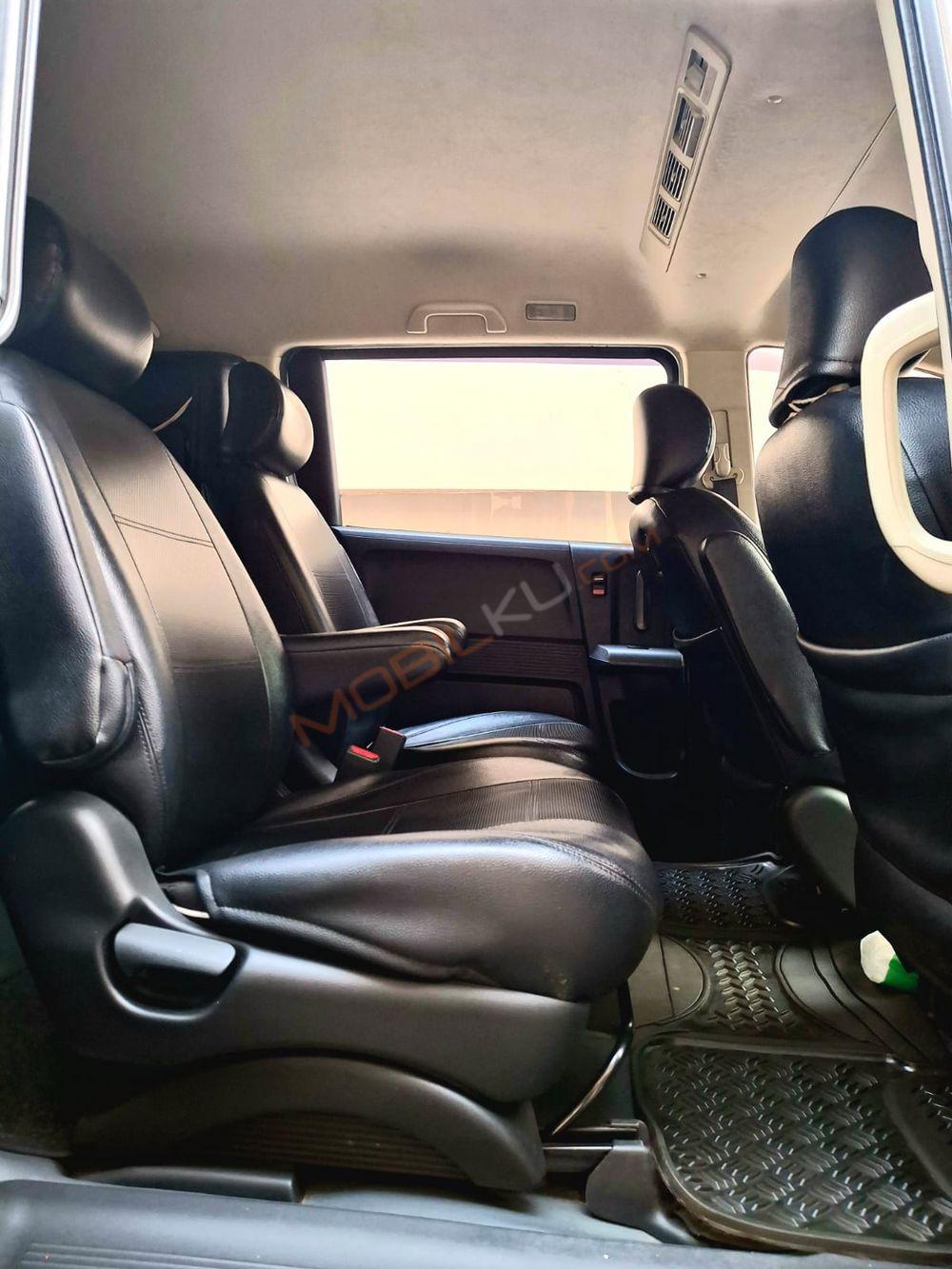 Mobil Honda Freed 2013