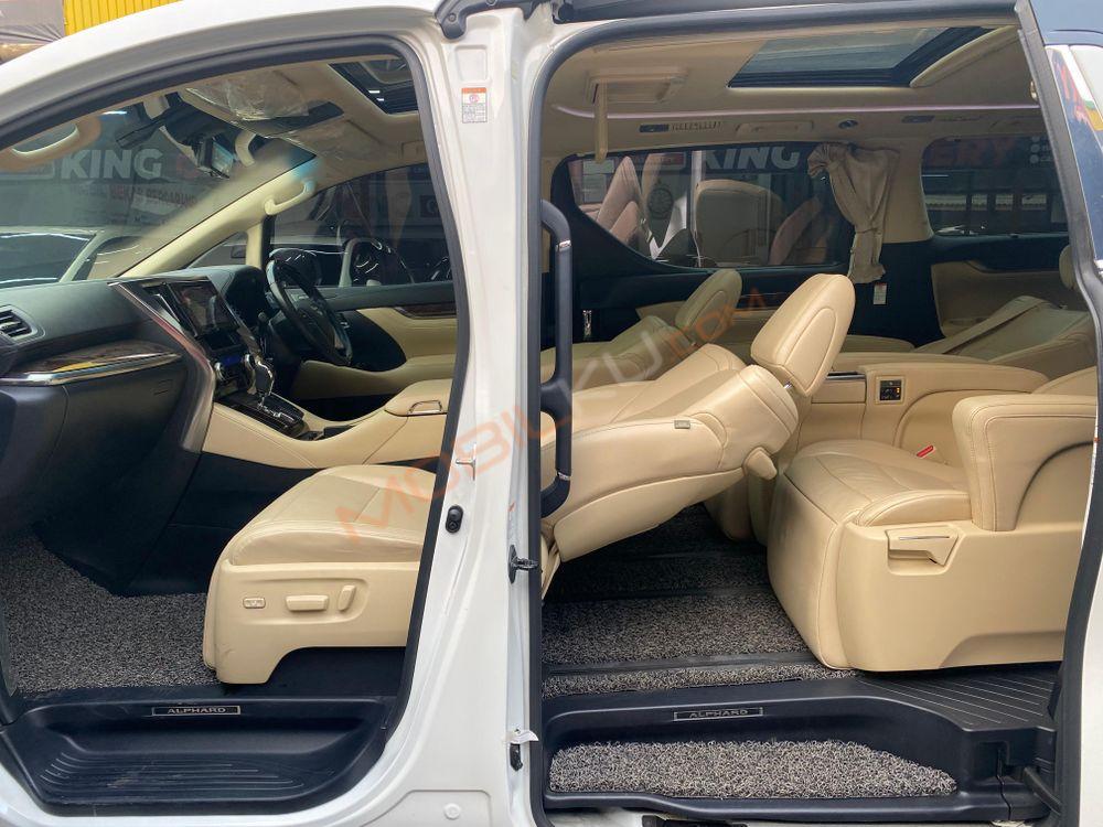 Mobil Toyota Alphard 2019