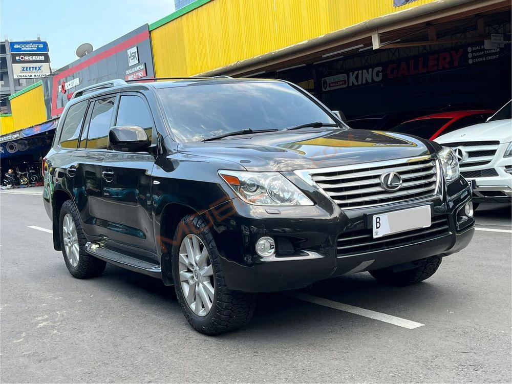 Mobil Lexus LX 2011
