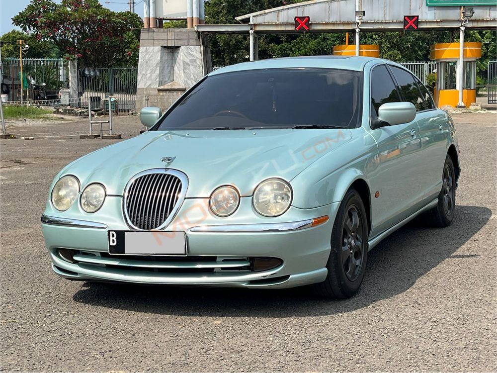 Mobil Jaguar S-Type 2002