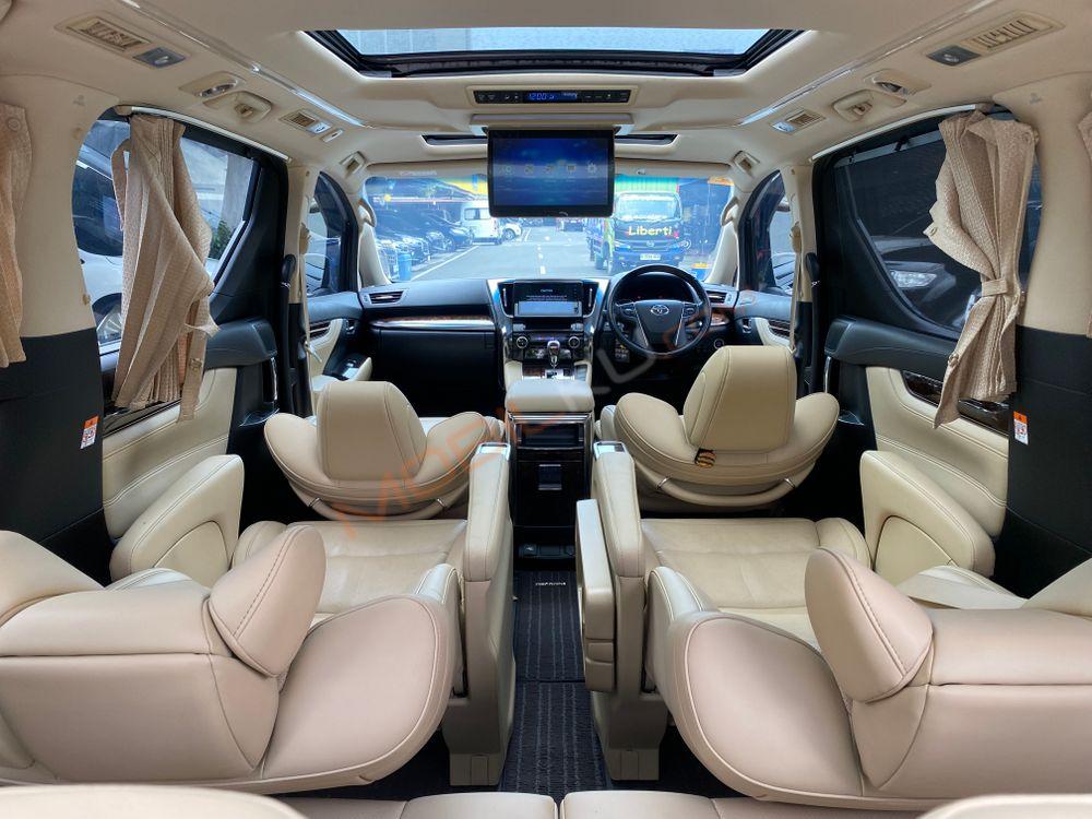 Mobil Toyota Alphard 2022