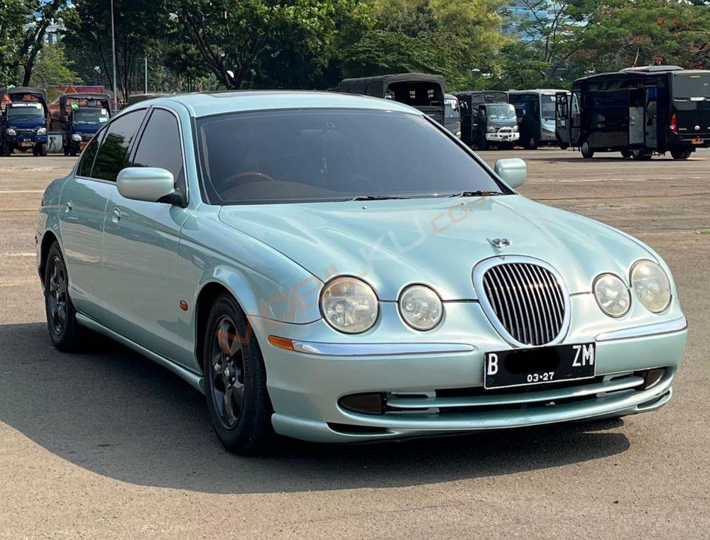 Mobil Jaguar S-Type 2002