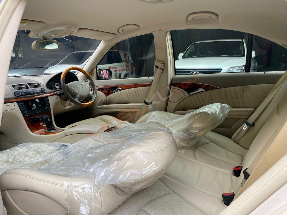 Mobil Mercedes-Benz E-Class 2006