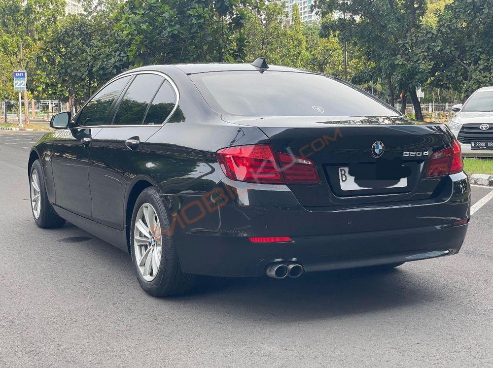 Mobil BMW 5 Series 2013