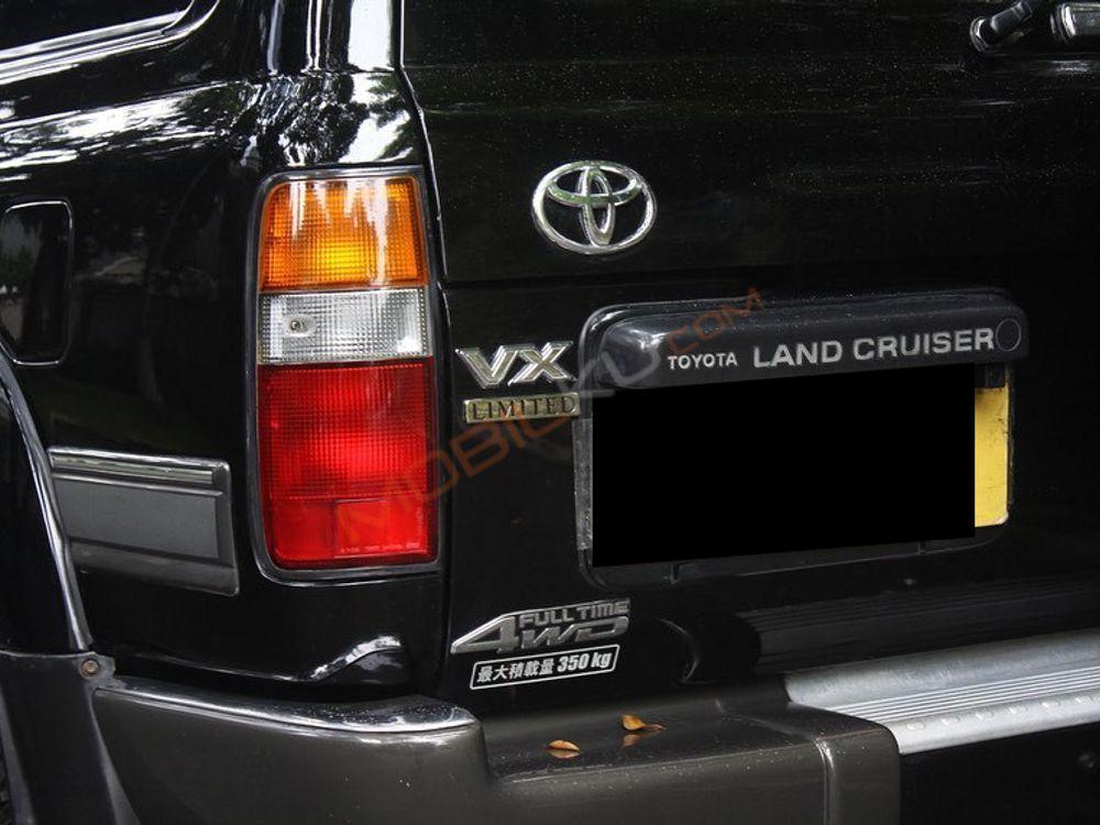 Mobil Toyota Land Cruiser 1998