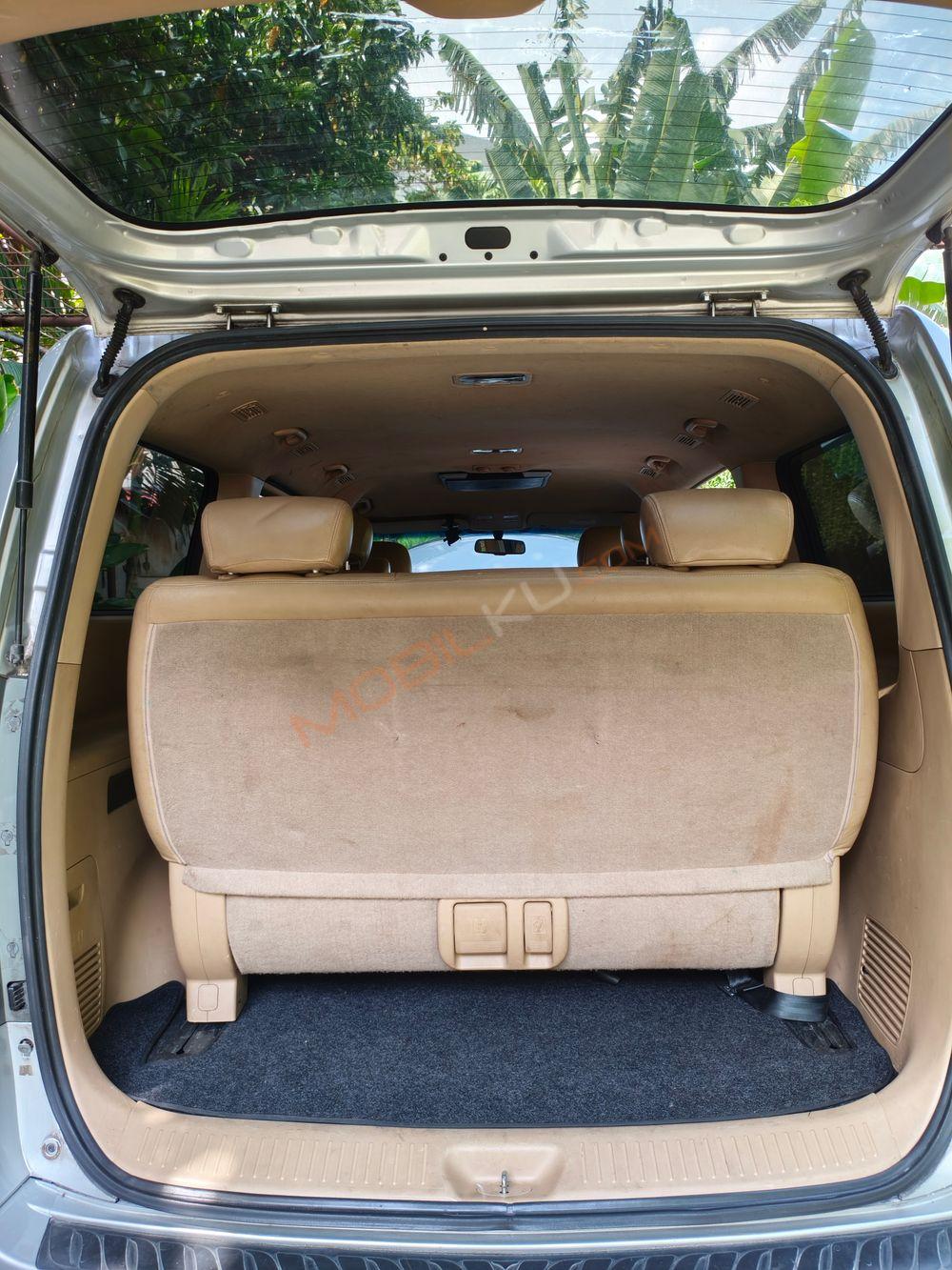 Mobil Hyundai H-1 2013