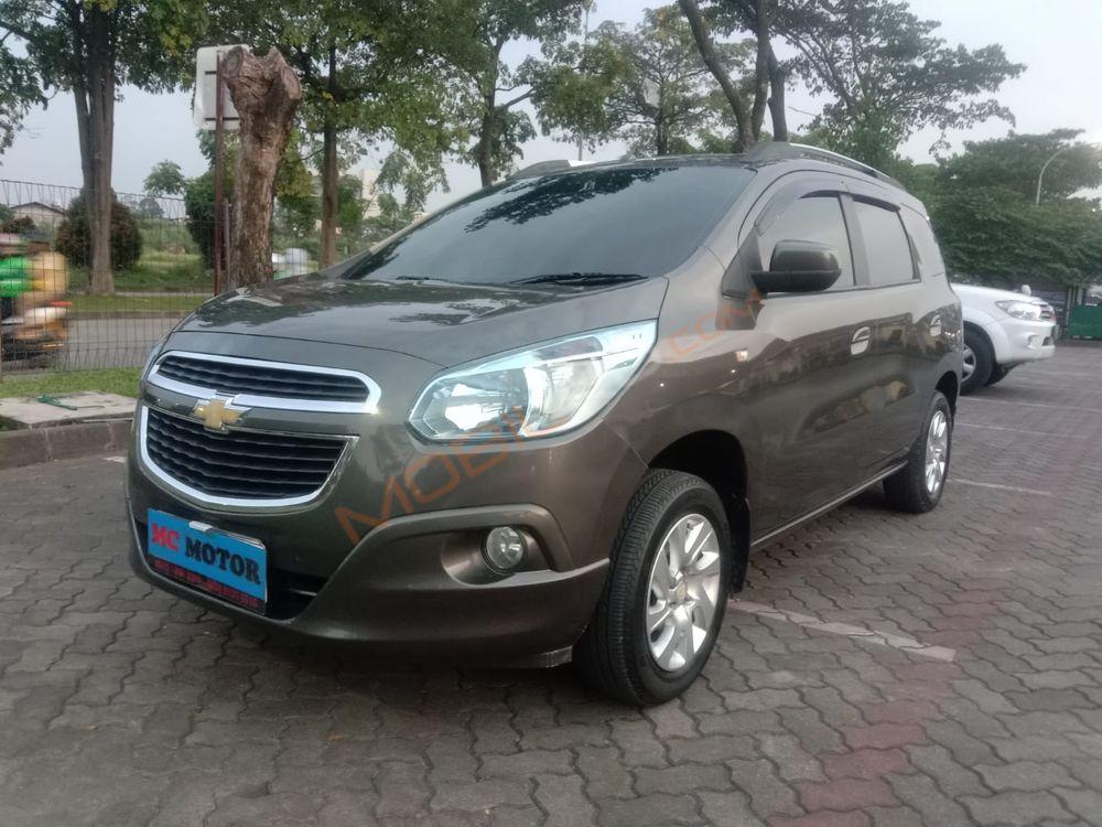 Mobil Chevrolet Spin 2014