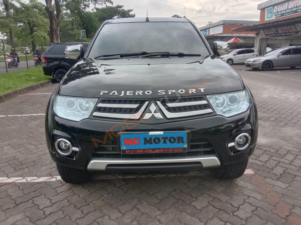 Mobil Mitsubishi Pajero 2014