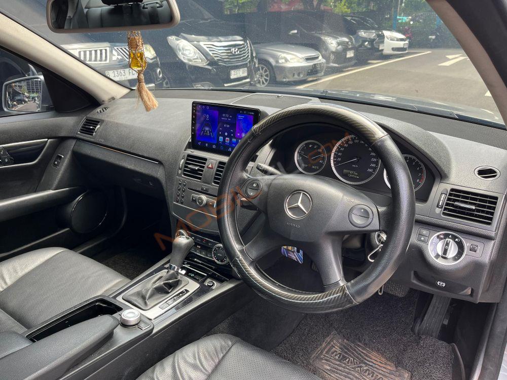 Mobil Mercedes-Benz C-Class 2011