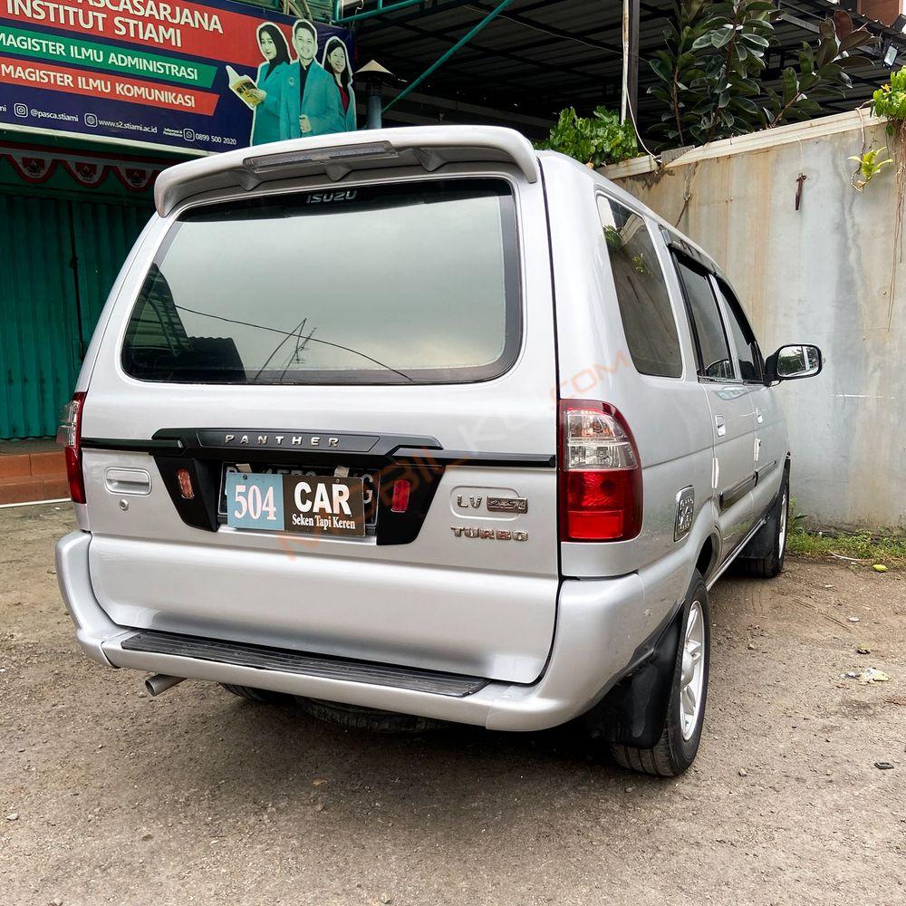 Mobil Isuzu Panther 2012