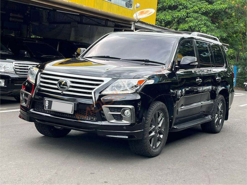 Mobil Lexus LX 2014