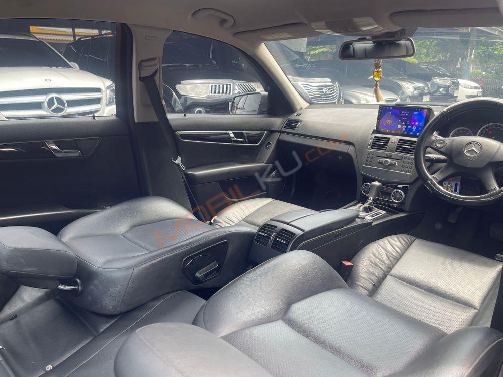 Mobil Mercedes-Benz C-Class 2011