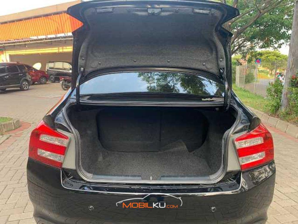 https://mobilku.s3.ap-southeast-3.amazonaws.com/ads/1000/498e3c6e-1a00-433b-b73a-63b0712e6c12.jpg