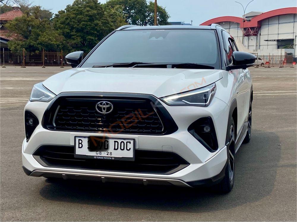 Mobil Toyota Yaris Cross 2013