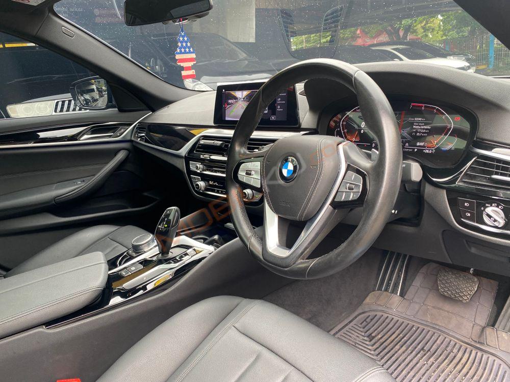 Mobil BMW 5 Series 2020
