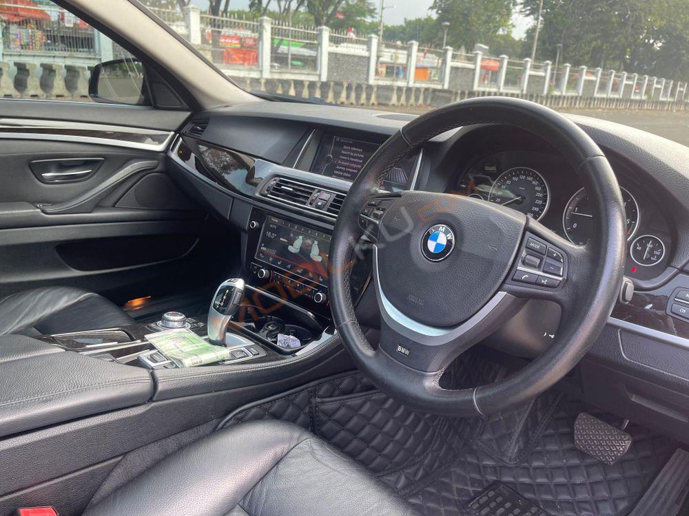 Mobil BMW 5 Series 2013