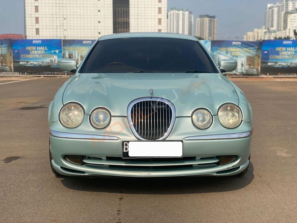 Mobil Jaguar S-Type 2002