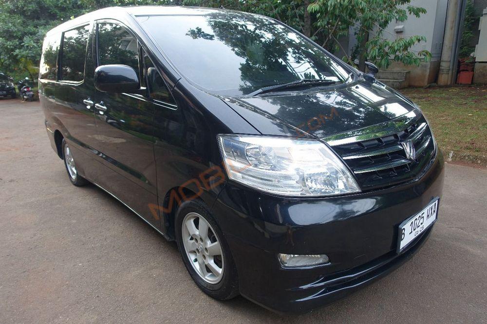 Mobil Toyota Alphard 2005