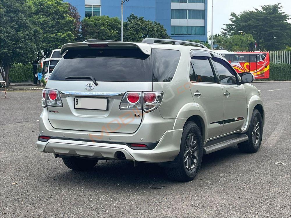 Mobil Toyota Fortuner 2013