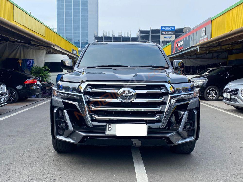 Mobil Toyota Land Cruiser 2008