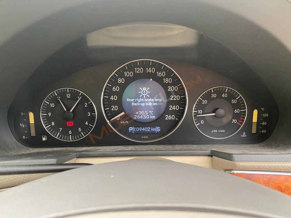 Mobil Mercedes-Benz E-Class 2006