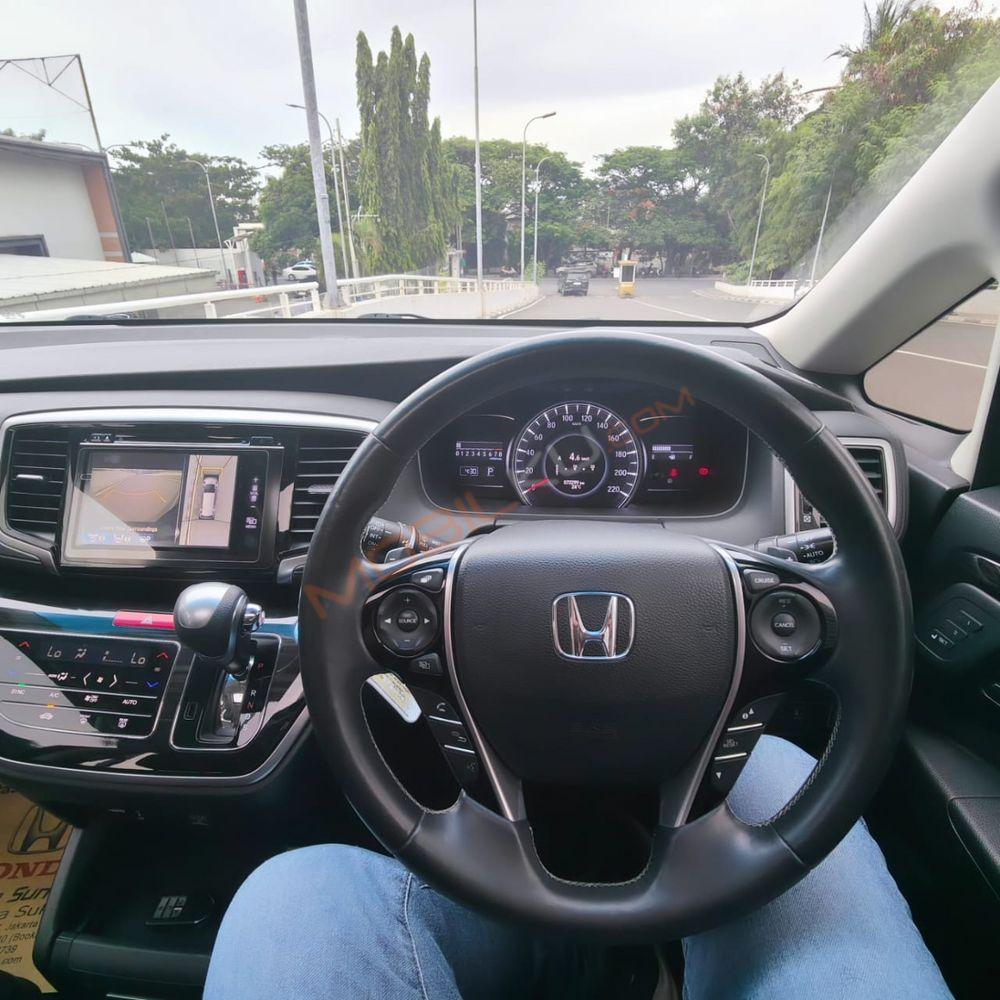 Mobil Honda Odyssey 2019