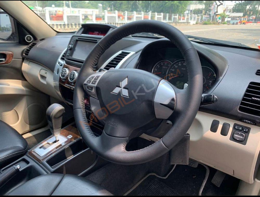 Mobil Mitsubishi Pajero Sport 2013