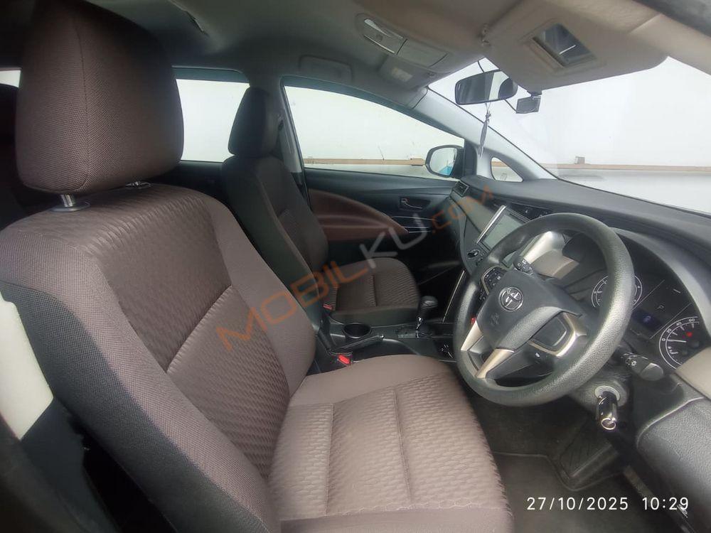 Mobil Toyota Kijang Innova 2021