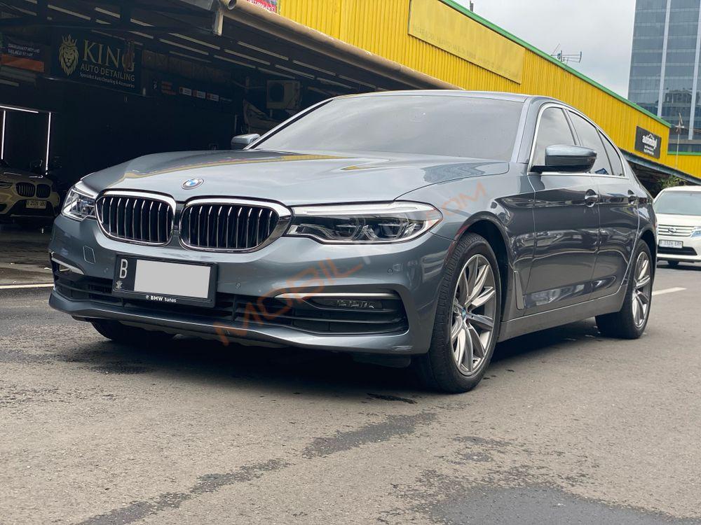 Mobil BMW 5 Series 2020