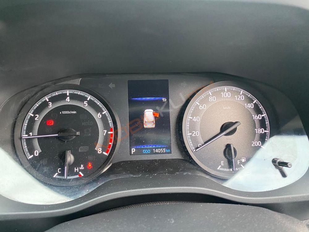 Mobil Toyota Kijang Innova Zenix 2024