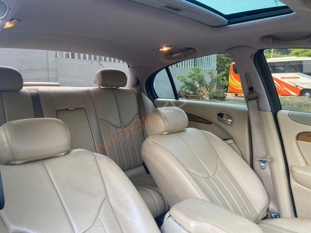 Mobil Jaguar S-Type 2002