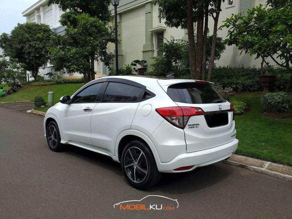 https://mobilku.s3.ap-southeast-3.amazonaws.com/ads/1000/52da3a48-6398-4d91-800f-eb93965e0b88.jpeg