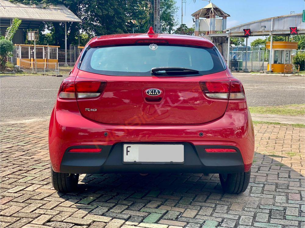 Mobil Kia Rio 2017