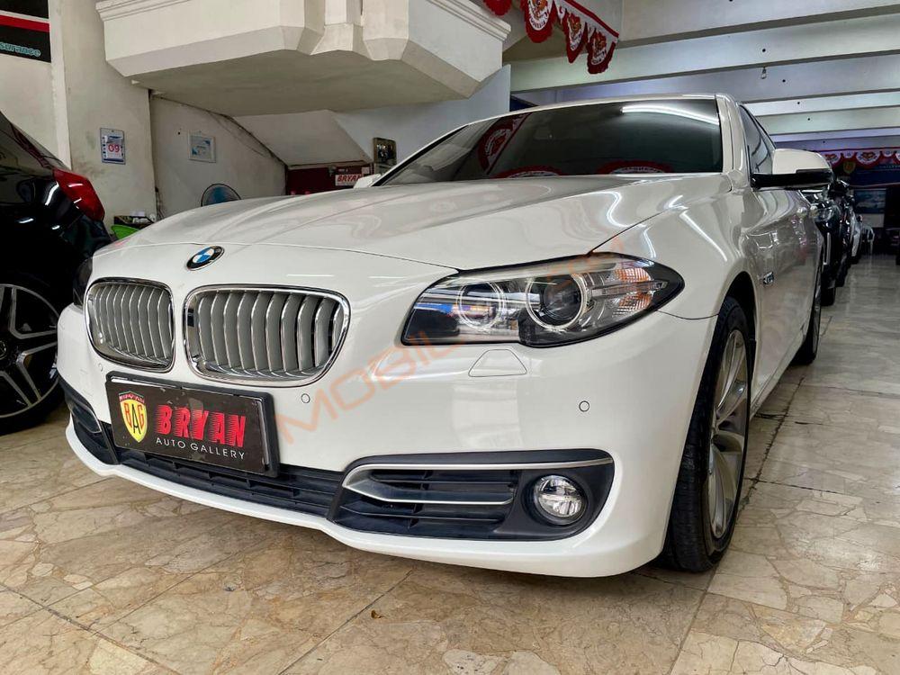 Mobil BMW 5 Series 2014