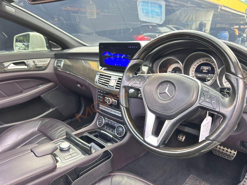 Mobil Mercedes-Benz CLS 2013