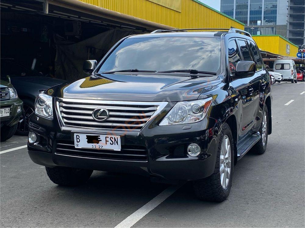 Mobil Lexus LX 2011