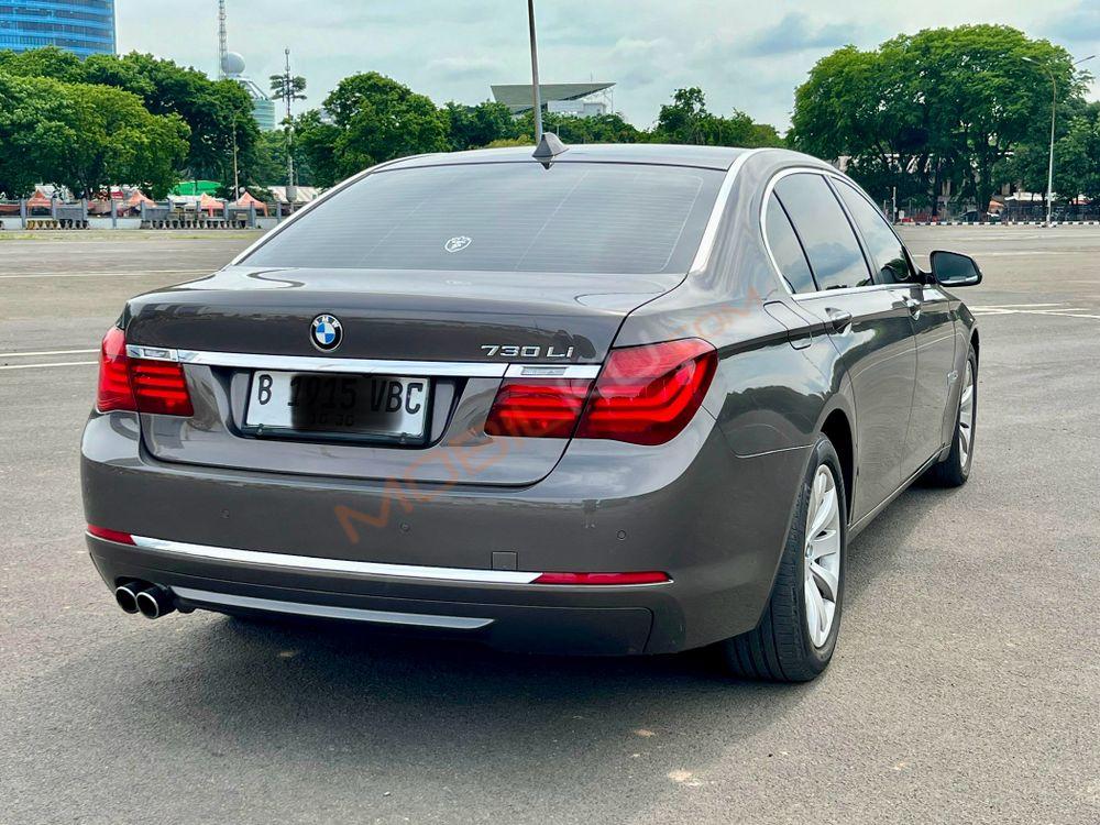 Mobil BMW 7 Series 2013