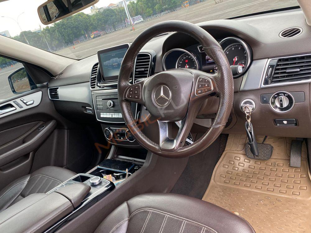 Mobil Mercedes-Benz GLE 2016