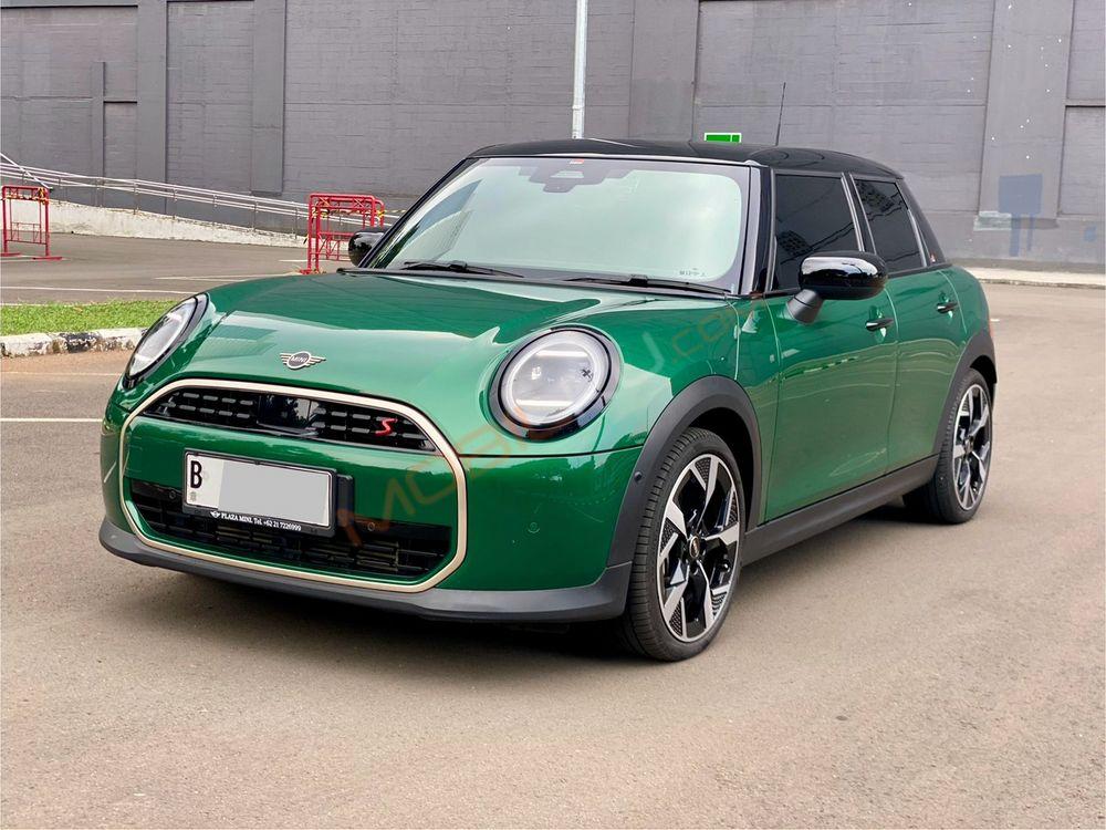 Mobil MINI 5-Door 2024