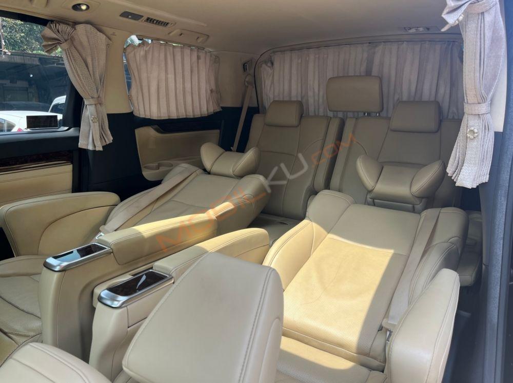 Mobil Toyota Alphard 2019