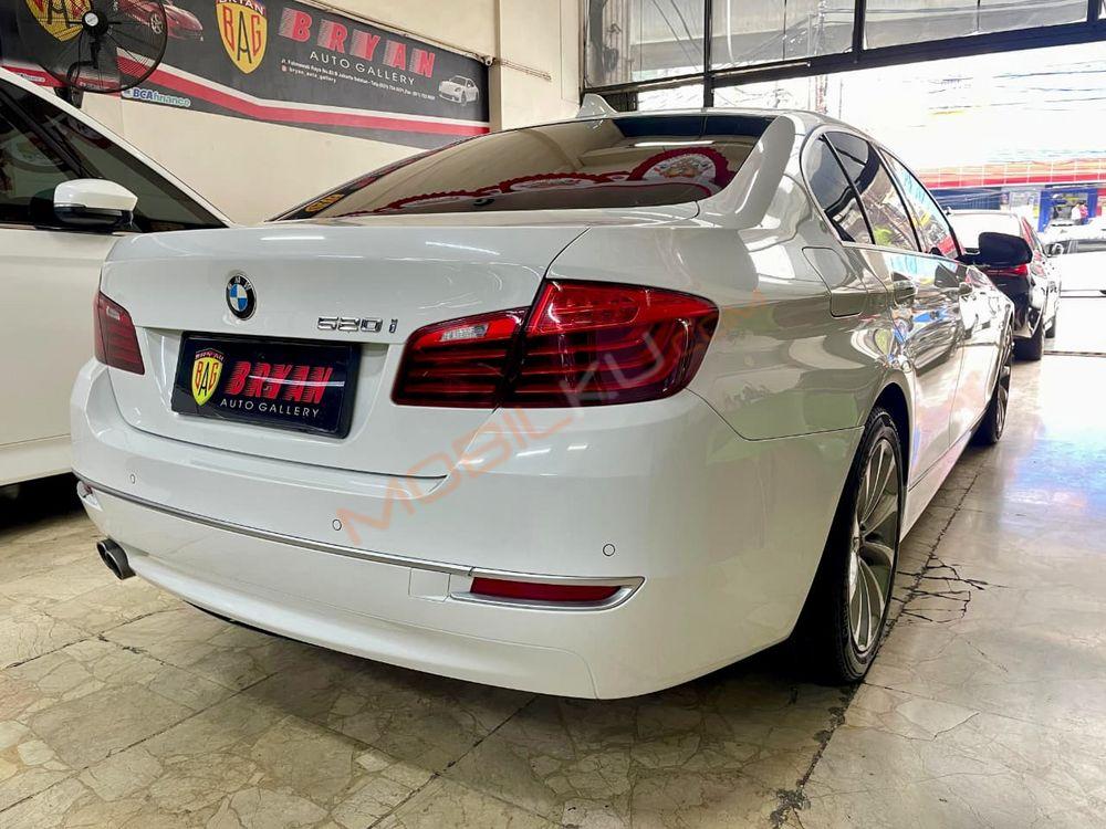 Mobil BMW 5 Series 2014