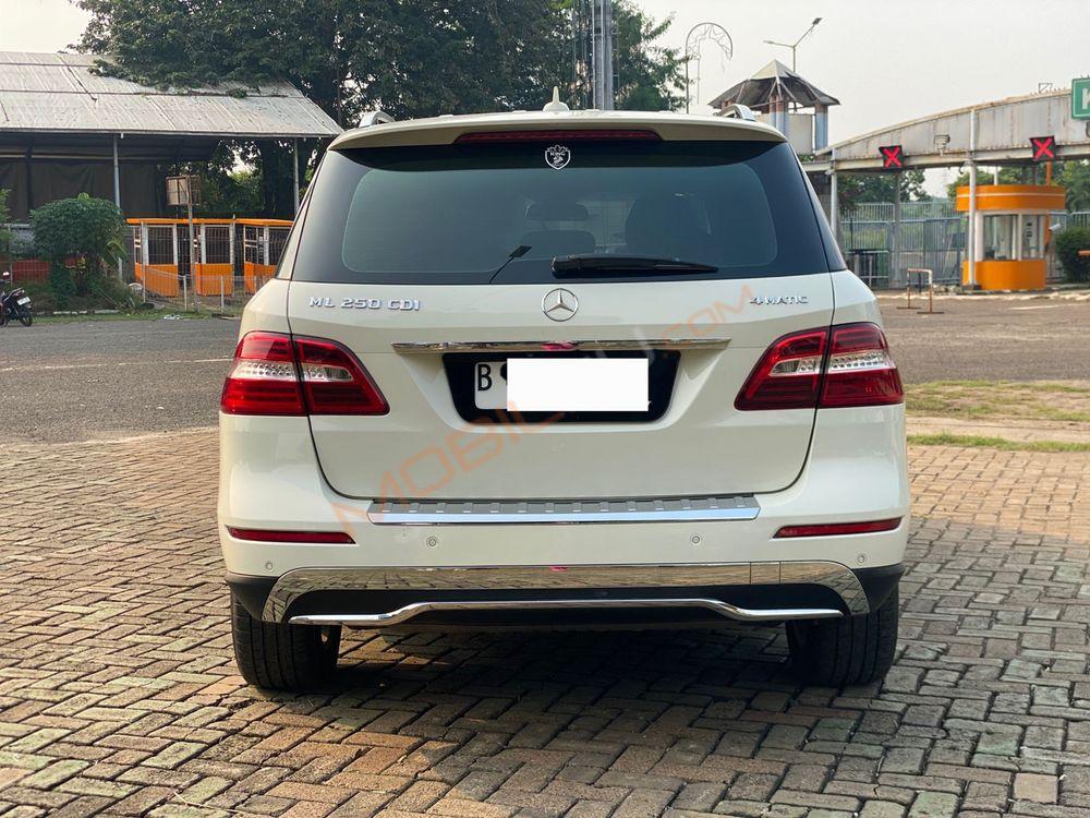 Mobil Mercedes-Benz ML 2013
