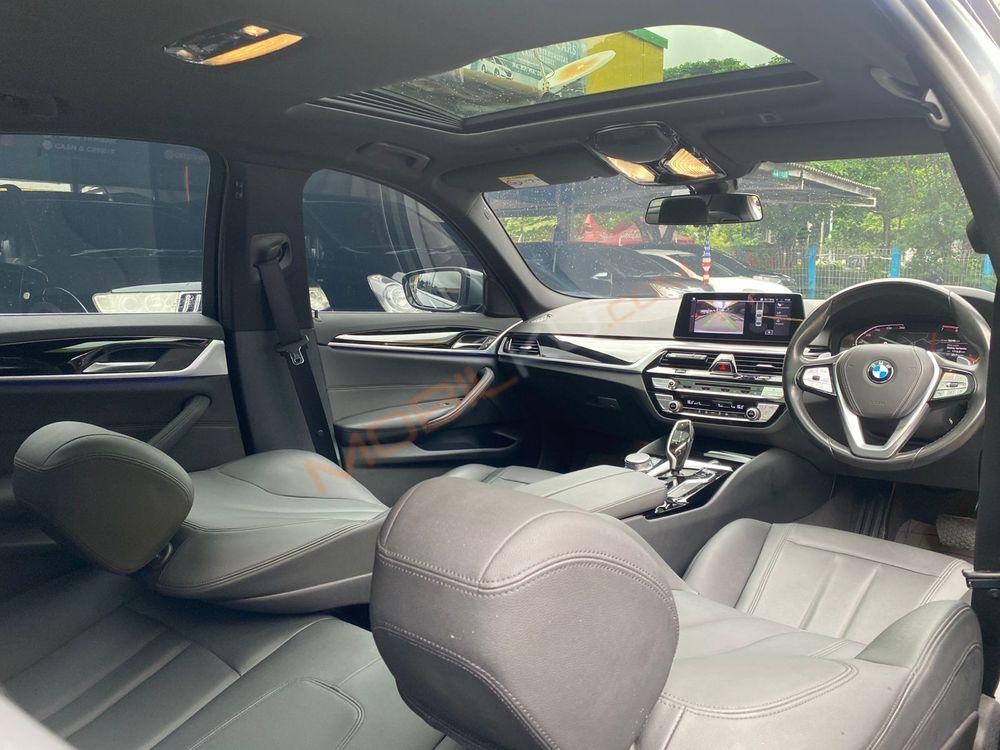 Mobil BMW 5 Series 2020